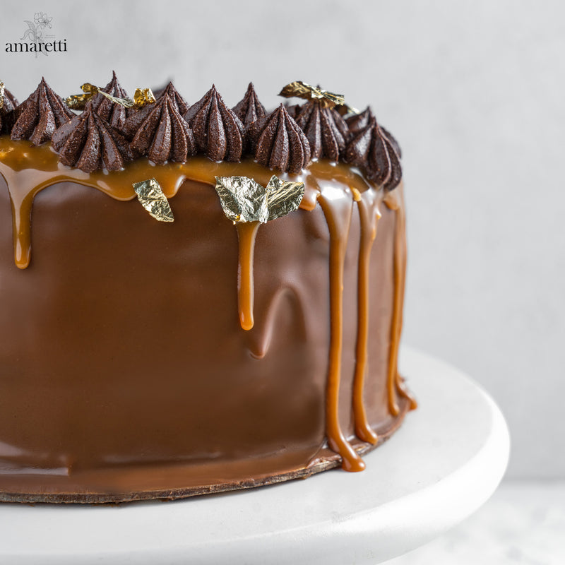 Milk chocolate butterscotch caramel Gold cake