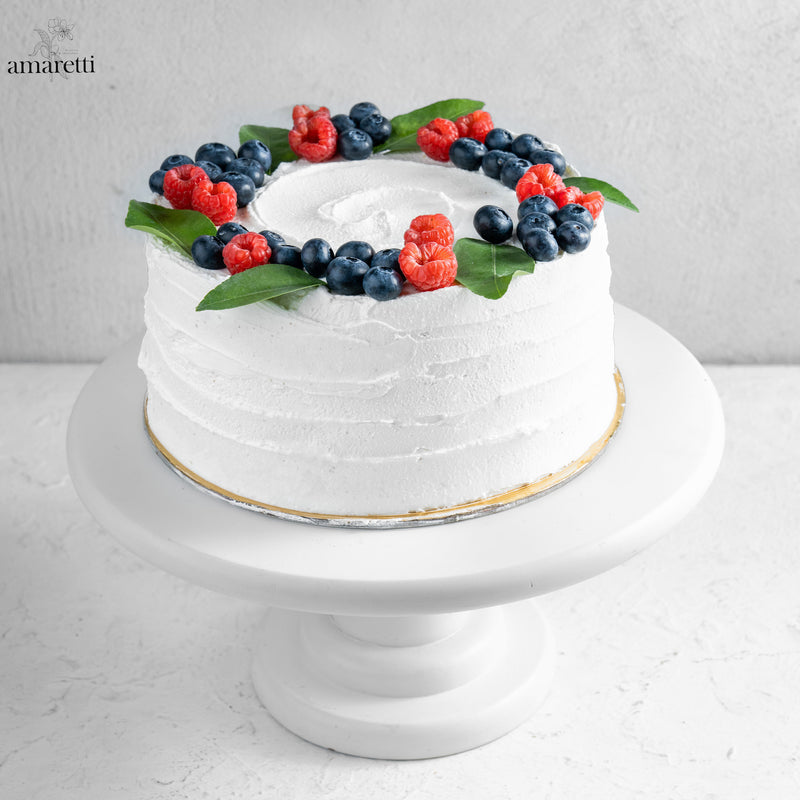 Berry vanilla cake