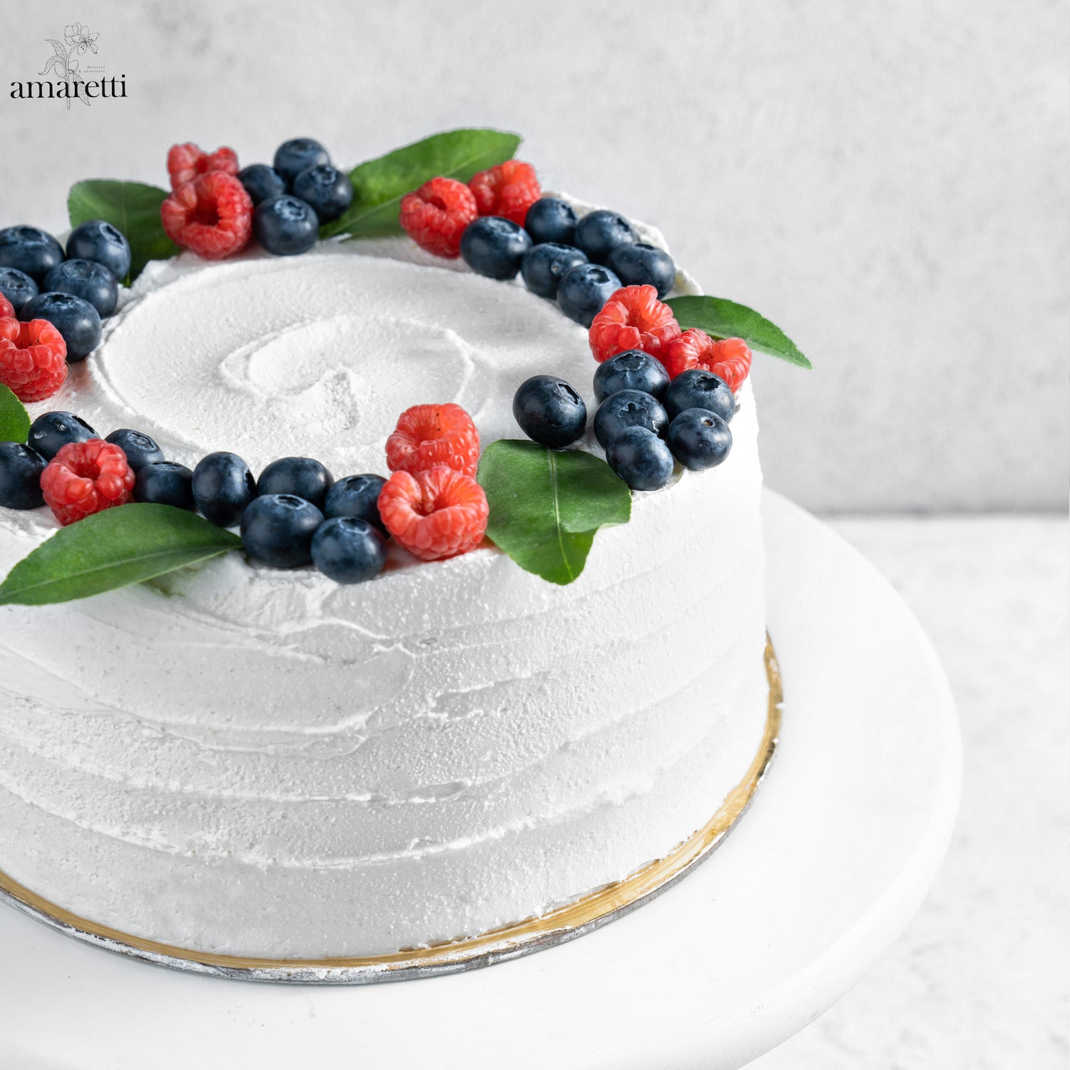 Berry vanilla cake